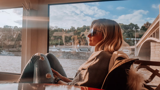 7 signs of a toxic person in your life and 7 ways to deal with it